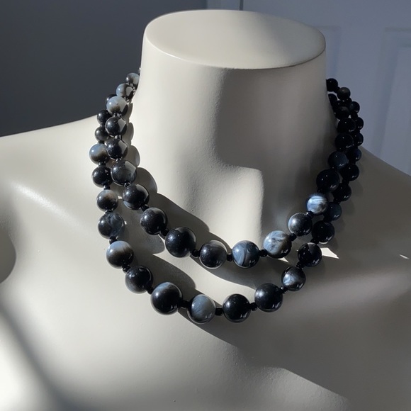 Vintage necklace. - Picture 2 of 2